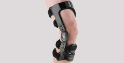 Custom Braces, Custom knee braces, Custom Sports Braces by best clinic New Caledon Physiotherapy Centre in Brampton, Caledon, Vaughan, Bolton, Etobicoke